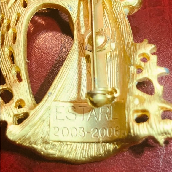 Vintage Angel Gold Enameled Brooch! - Picture 6 of 8